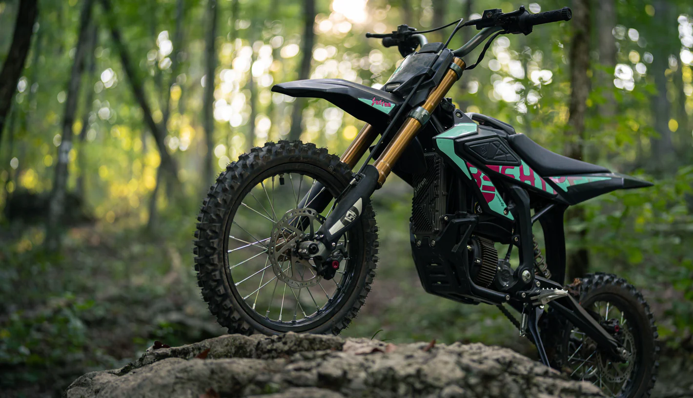 surron-hyper-bee-banner